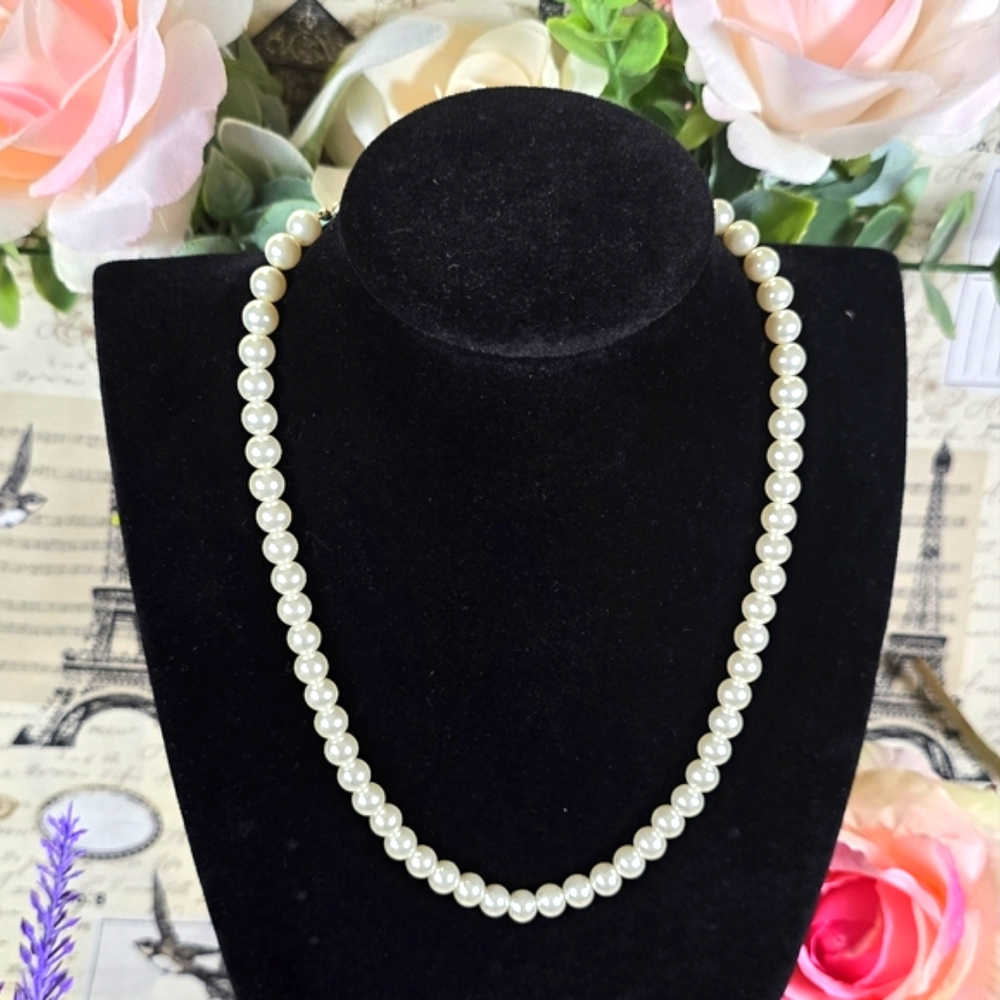 Vintage Imitation Pearl Beads Necklace.